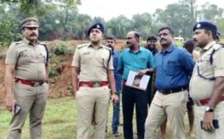 മണ്ഡലകാല ഒരുക്കങ്ങൾ വിലയിരുത്താൻ ഇടുക്കി എസ്.പി യും സംഘവും സത്രത്തിൽ 