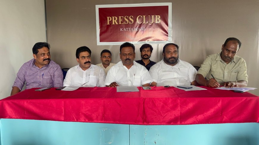 'ഇന്ദിരാ ഗ്യാരന്റി കാര്‍ഡ്': യുഡിഎഫിന്റെ തെരഞ്ഞെടുപ്പ് പ്രകടന പത്രികയിലെ പ്രഖ്യാപനങ്ങൾ വിശദീകരിച്ച് നേതാക്കൾ