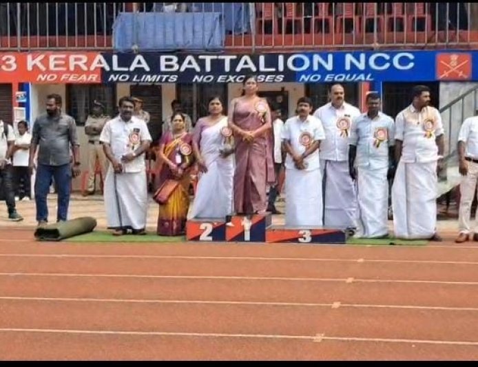 റവന്യു ജില്ലാ സ്കൂൾ കായിക മേള തുടങ്ങി 